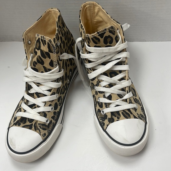 Shoes - Leopard High top Sneaker pre owned